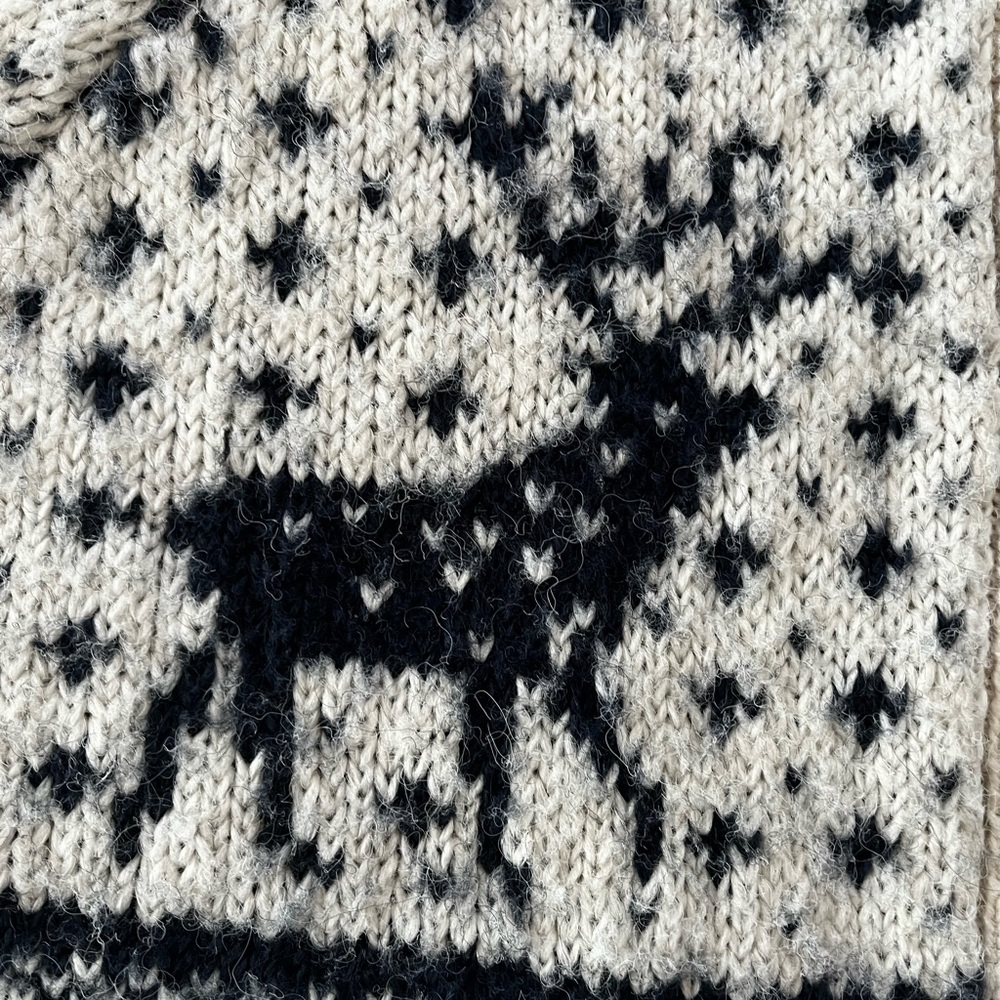 Old Navy Nordic Fair Isle Reindeer Cardigan | Cozy Winter Knit | Size S - Picture 4 of 4